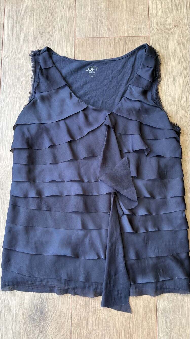 Ann Taylor LOFT Ruffled Tank Top Size LP Navy Blue